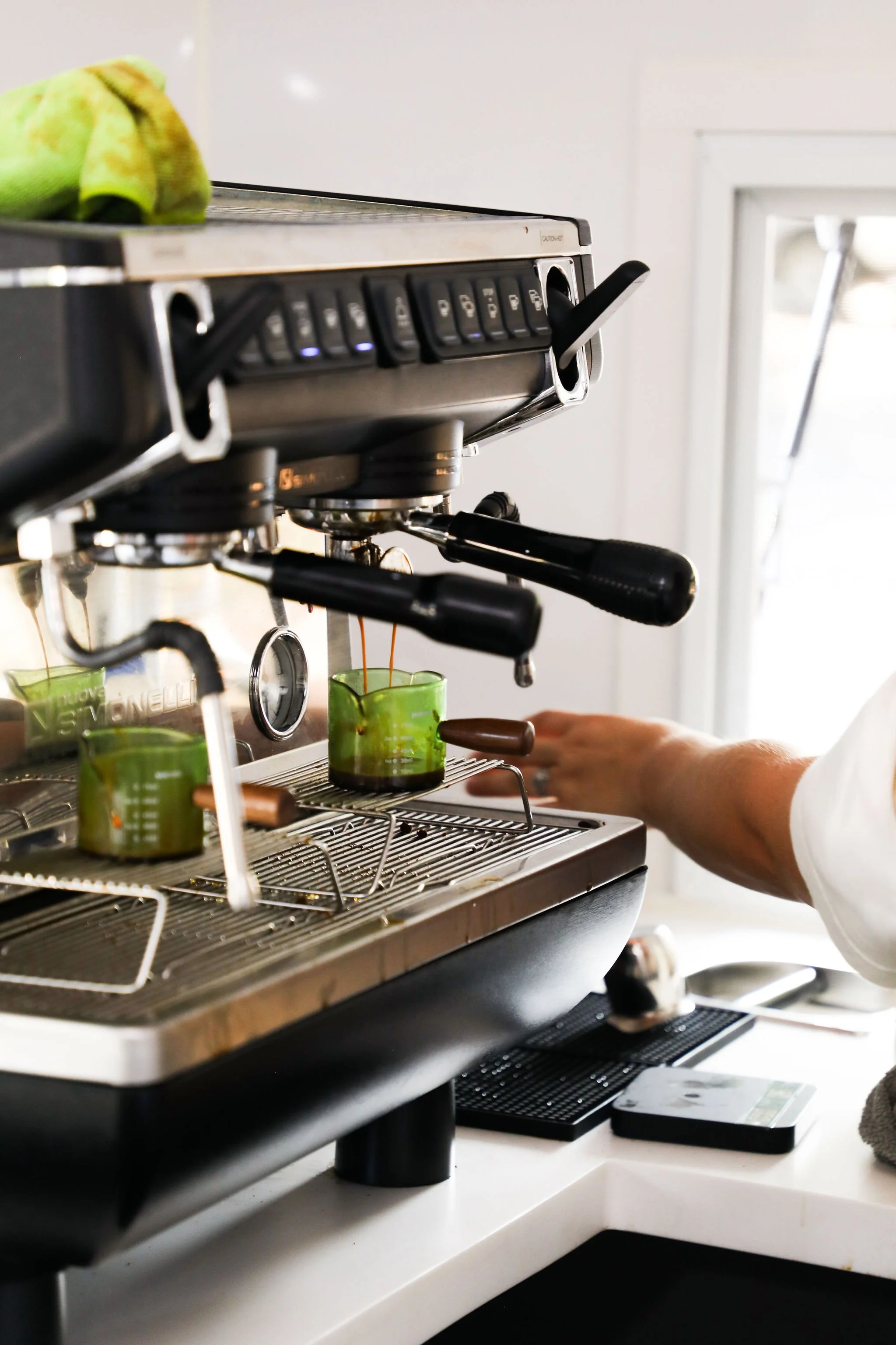Aero Build coffee trailer operating during service